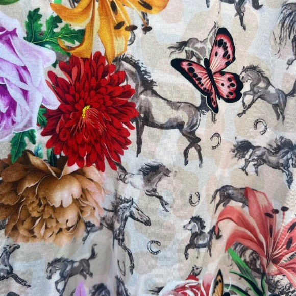 Johnny Was Multicolor Floral Garden Horse Print Novelty V-Neck Top Sz M e3 - Picture 3 of 5